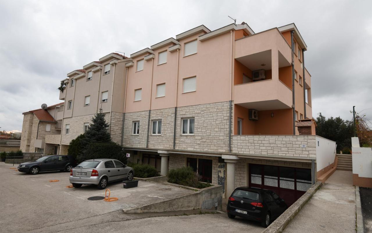 Apartments Mamut Трогир Экстерьер фото